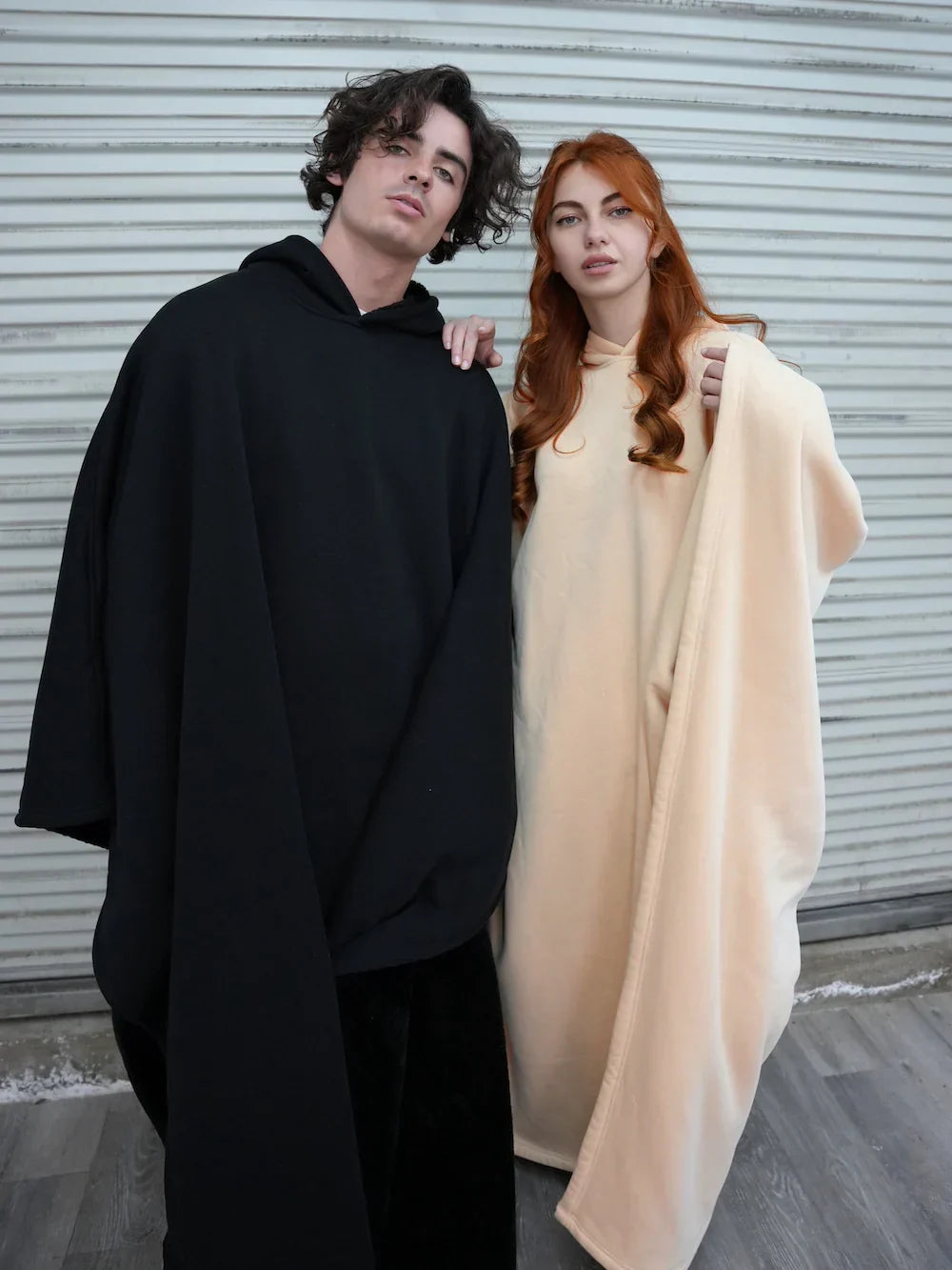 Eden – Plaid à Capuche Oversize | Votre Cocon de Confort