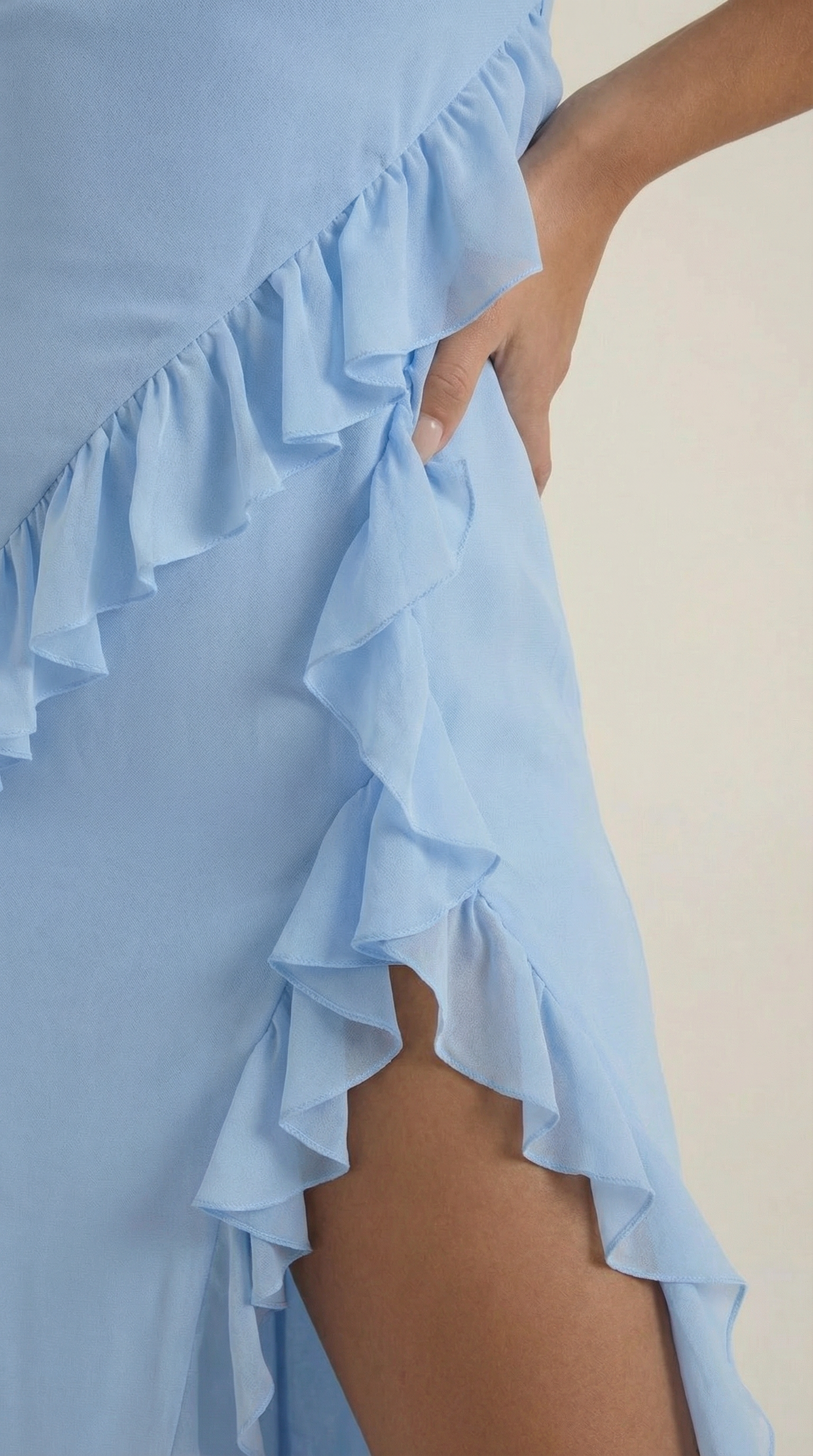 Robe maxi femme à volants col V